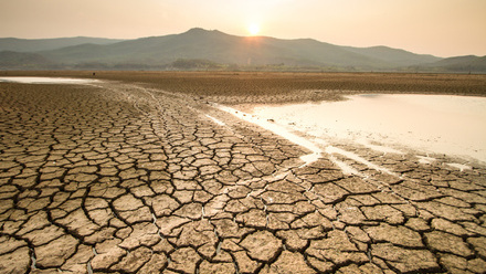 Drying lake effect of extreme weather_Shutterstock_1528671035_low res.jpg
