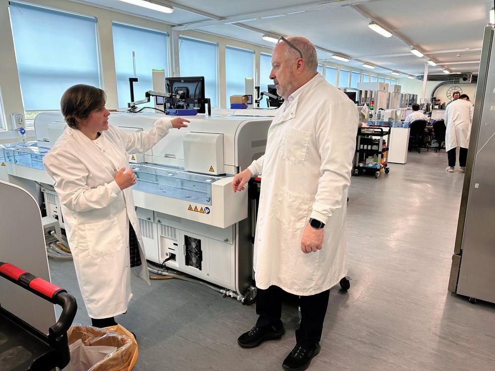 Kirsty Blackman MP lab visit_image 2